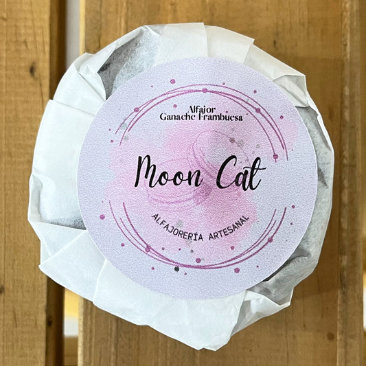 Alfajor Moon cat sin lactosa ganache de frambuesas